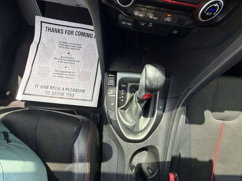 2019 Hyundai Veloster 2.0L Premium