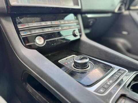 2020 Jaguar F-PACE 25t