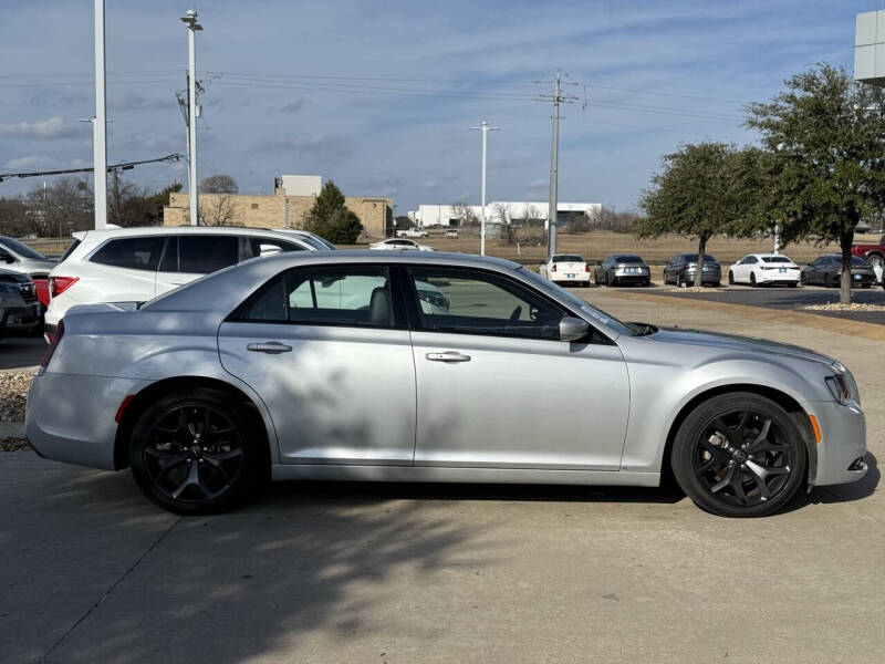 2023 Chrysler 300 S V6