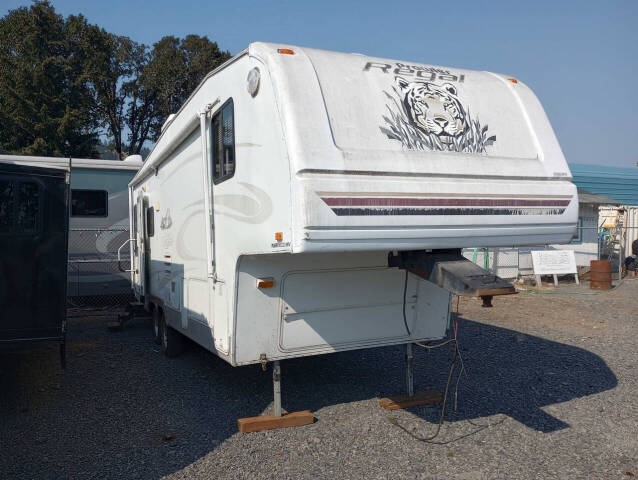 Fleetwood RV Prowler Regal Image