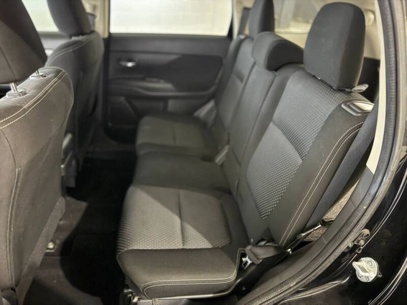 2017 Mitsubishi Outlander ES