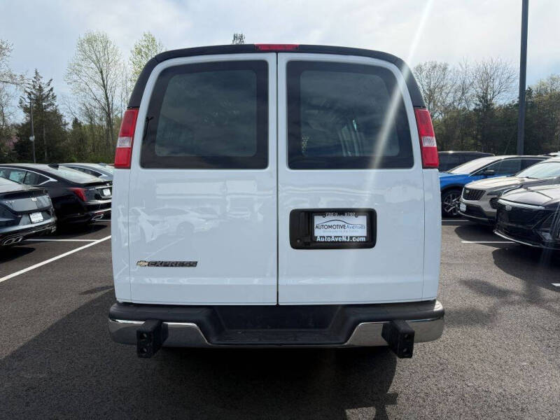 2024 Chevrolet Express 2500