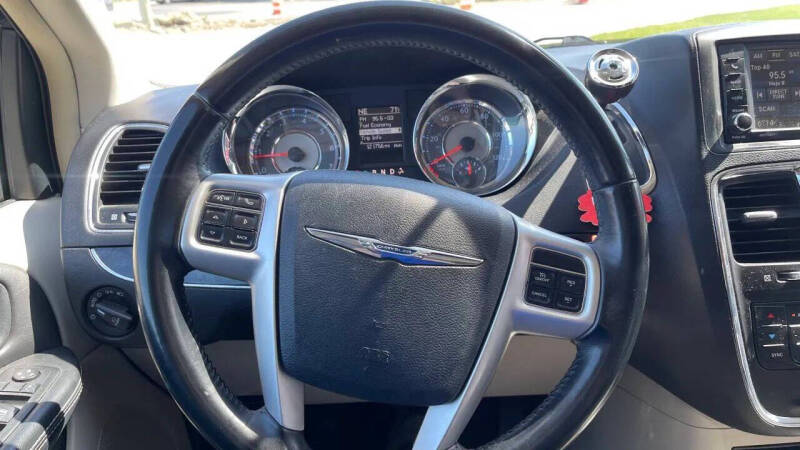 2014 Chrysler Town and Country Touring