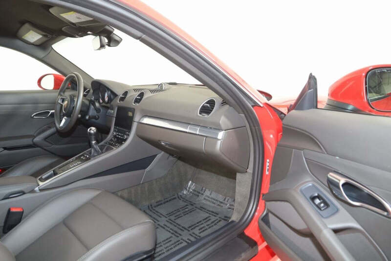 2023 Porsche 718 Cayman S