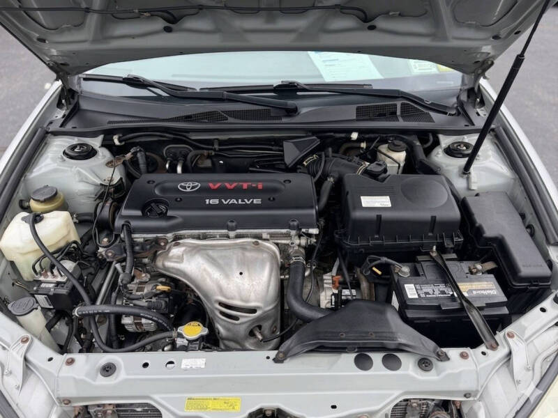 2004 Toyota Camry LE