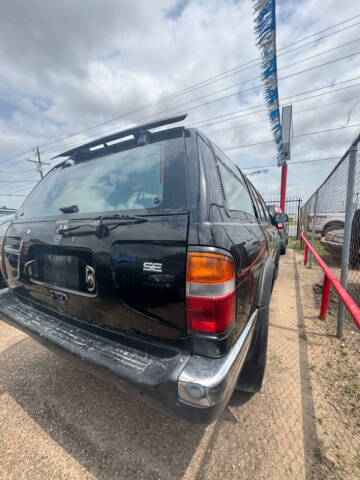 1997 Nissan Pathfinder LE