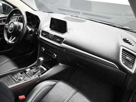 2017 Mazda MAZDA3 Touring