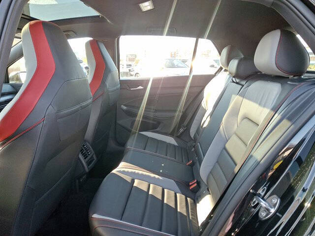 2026 Volkswagen Golf GTI SE