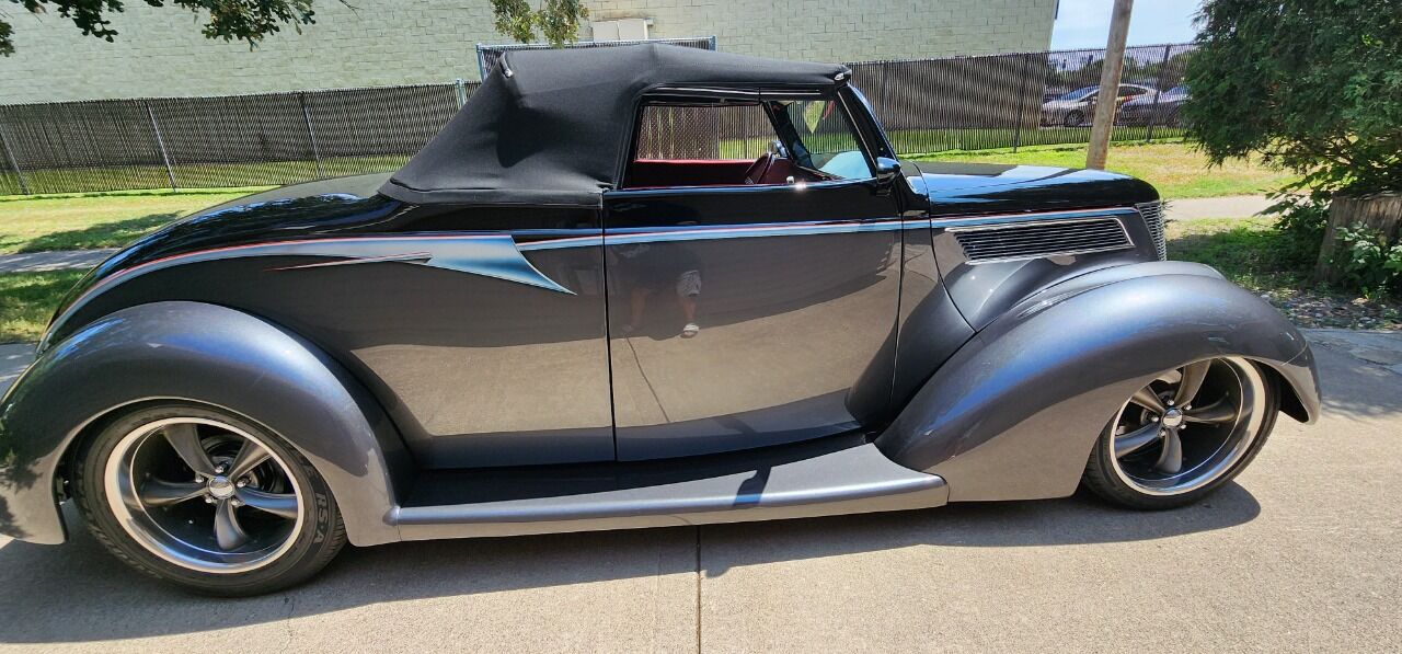 1937 Ford Roadster 2