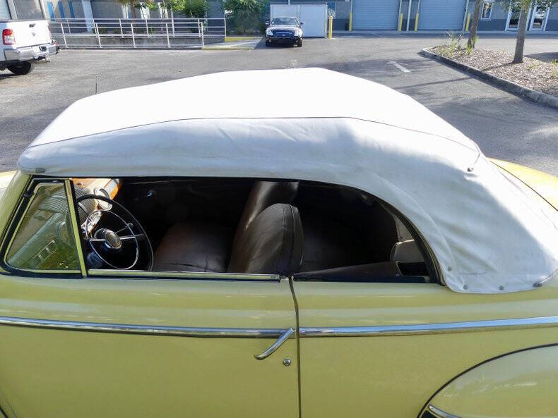1948 Ford Super Deluxe
