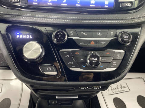 2024 Chrysler Pacifica Touring