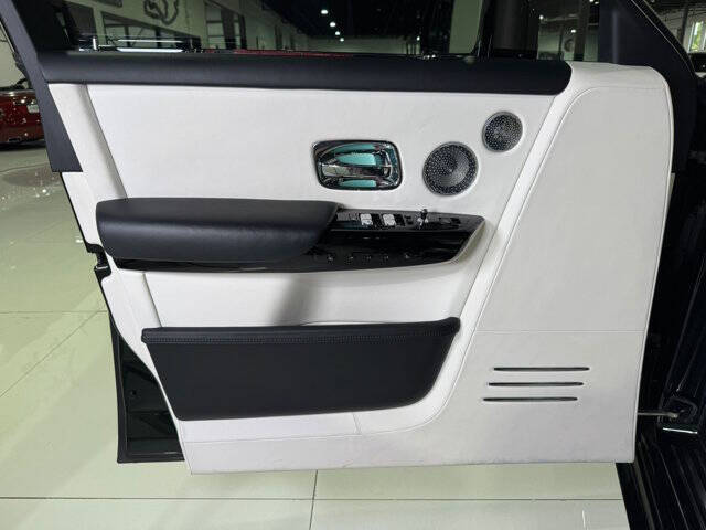 2022 Rolls-Royce Phantom