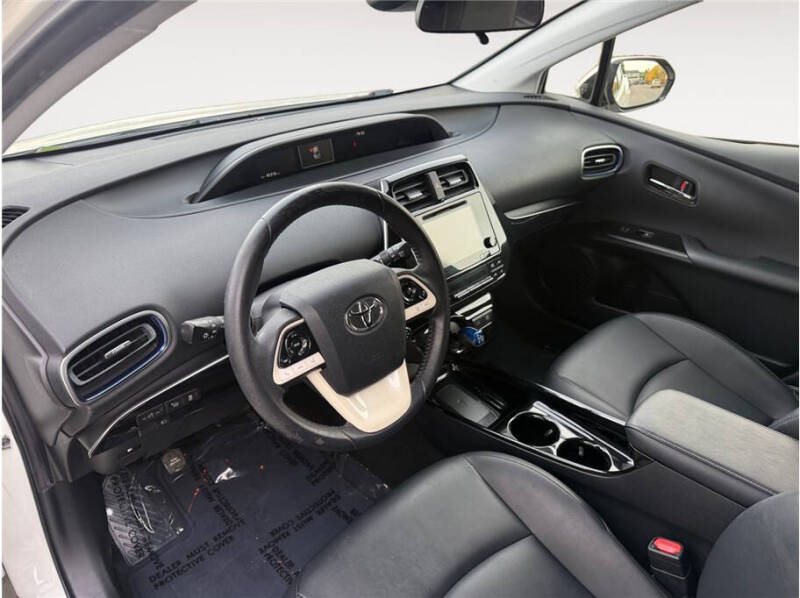 2017 Toyota Prius Three Touring