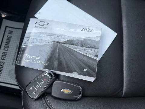 2023 Chevrolet Traverse LT Leather