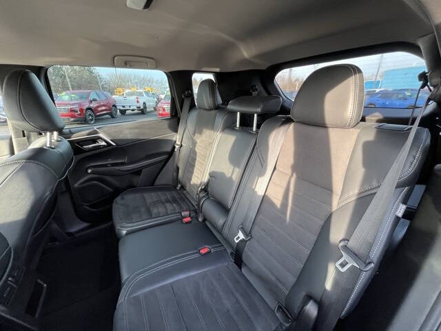 2023 Mitsubishi Outlander SE