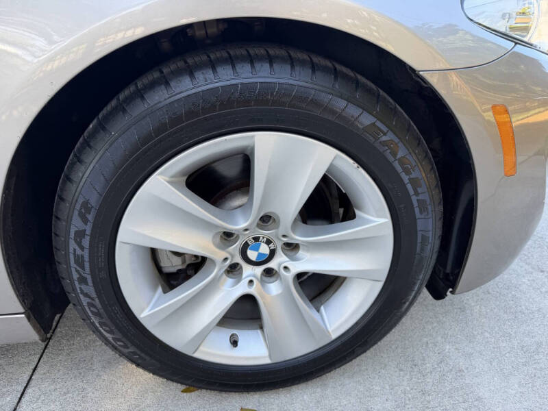 2012 BMW 5 Series 528i