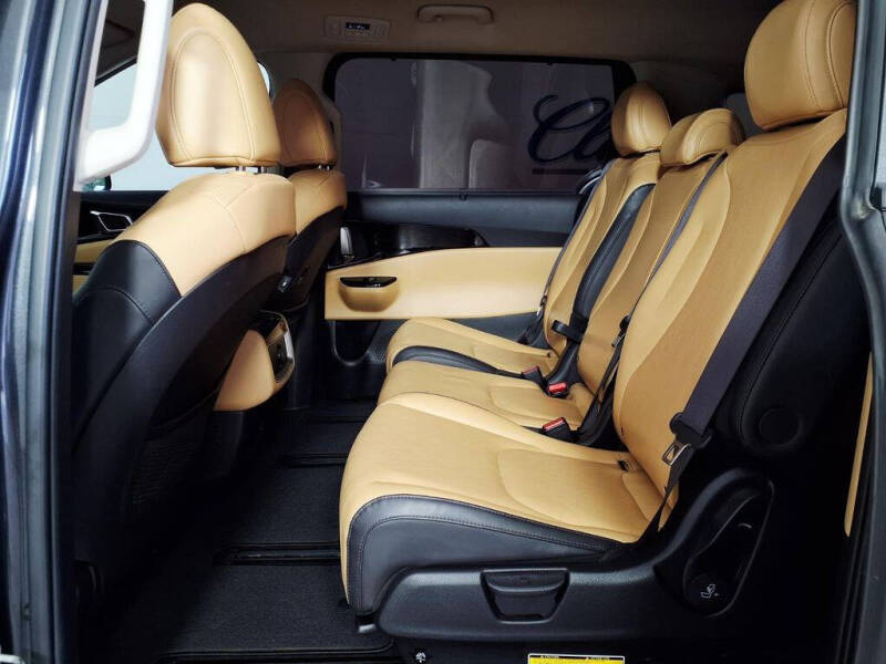 2023 Kia Carnival EX