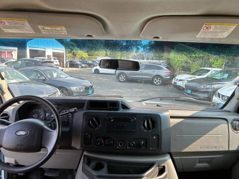 2013 Ford E-Series E-350 SD