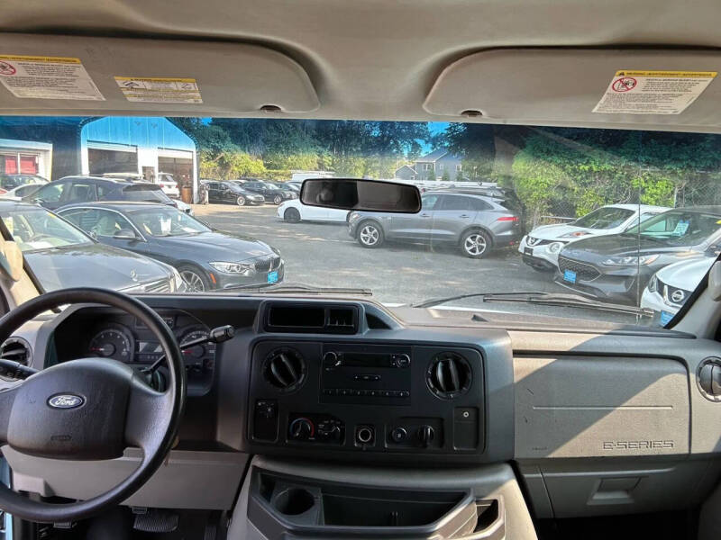 2013 Ford E-Series E-350 SD