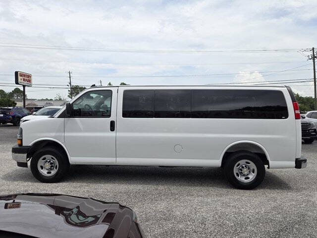 2025 Chevrolet Express LT 3500