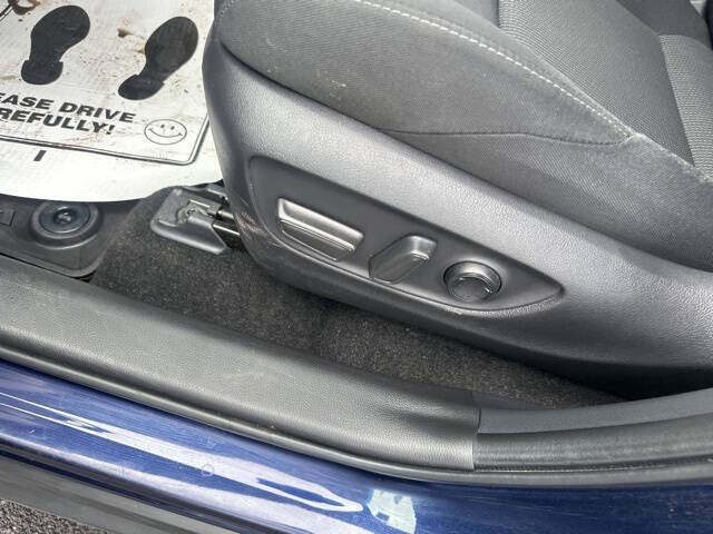 2024 Toyota Venza LE