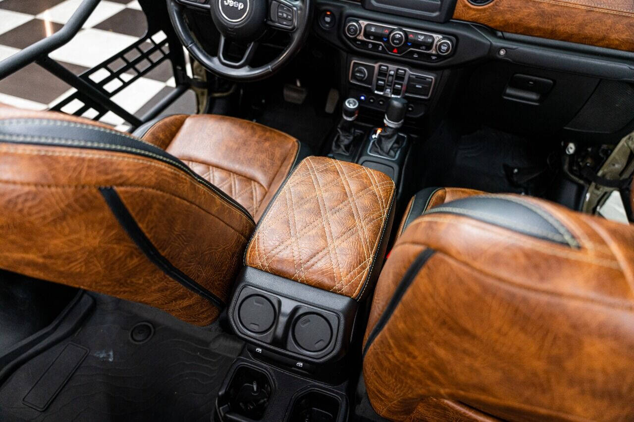2020 Jeep Gladiator Pickup - $54,999