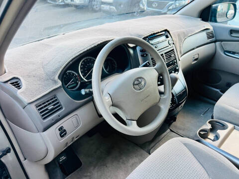 2007 Toyota Sienna CE 8-Passenger