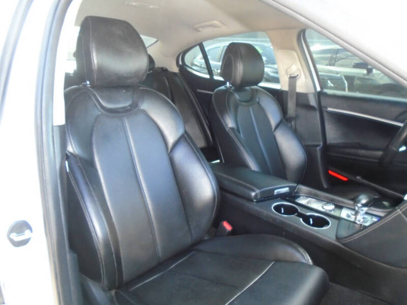 2020 Genesis G70 2.0T