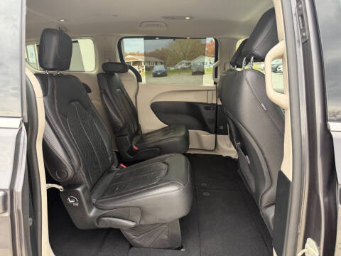 2020 Chrysler Pacifica Touring L