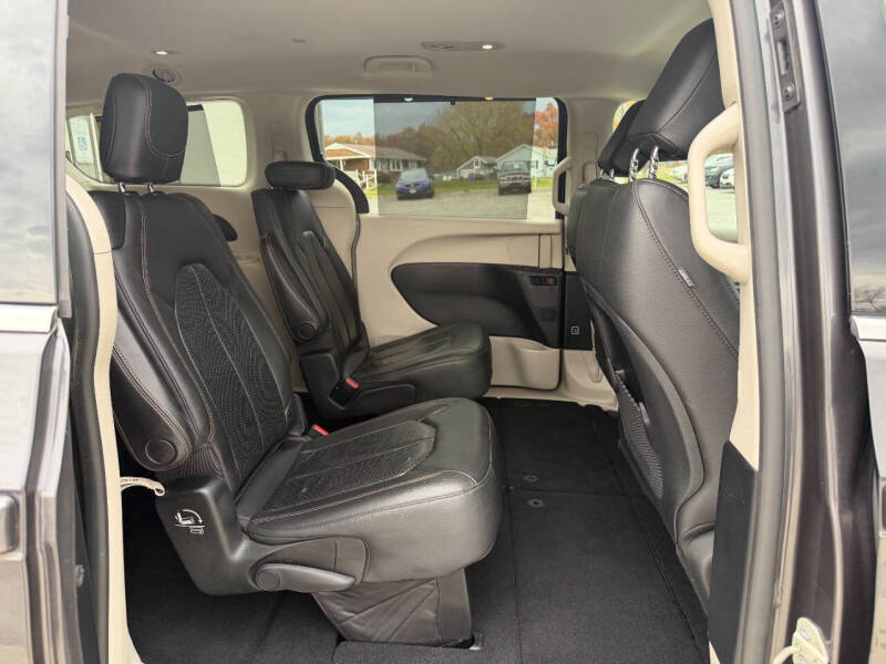 2020 Chrysler Pacifica Touring L