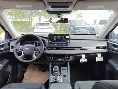 2025 Mitsubishi Outlander PHEV SE