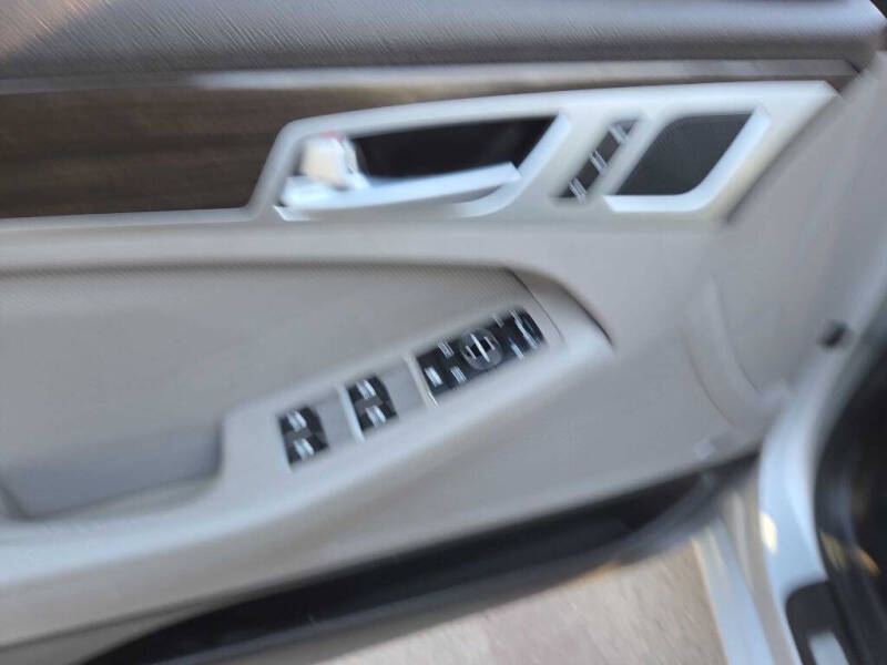 2015 Hyundai Genesis