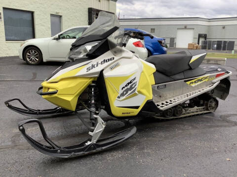 2017 Ski-Doo MXZ® Sport Electric Start
