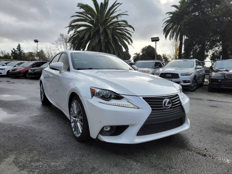 2016 Lexus IS 200t photo 3