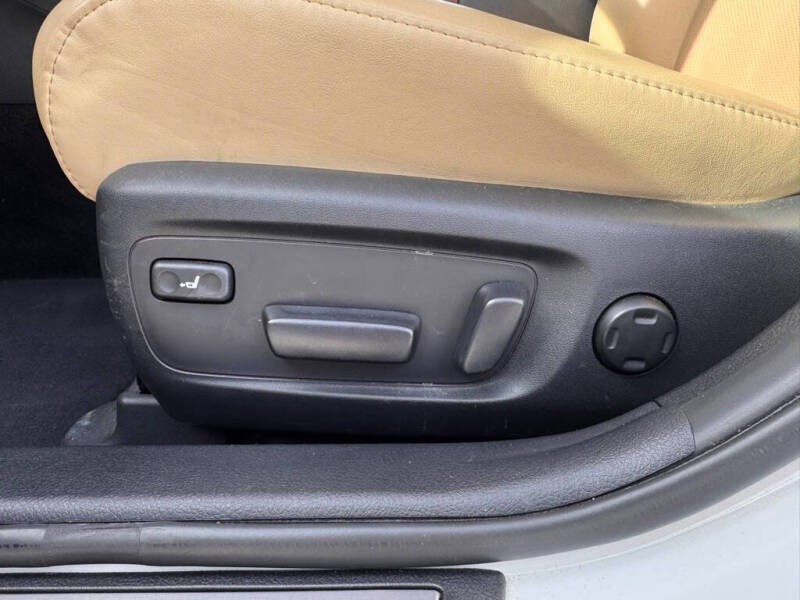 2017 Toyota Avalon XLE