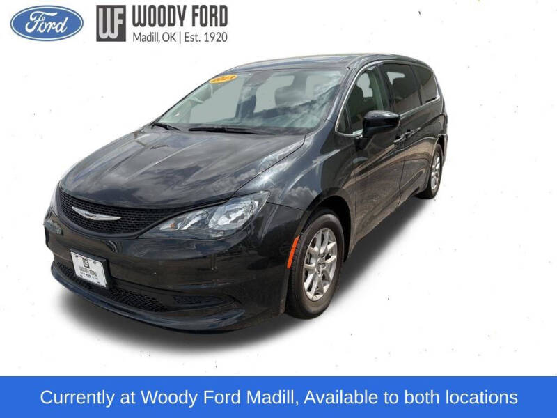 2023 Chrysler Voyager LX