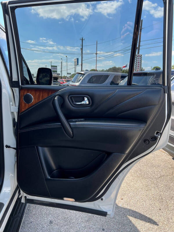 2017 Infiniti QX80 Signature Edition