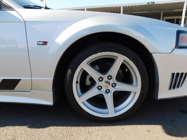 2004 Ford Mustang GT Deluxe