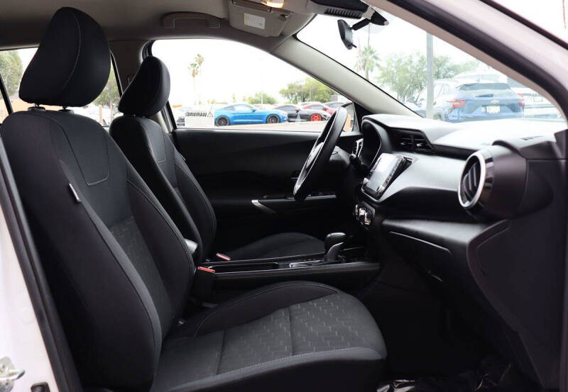 2023 Nissan Kicks SV
