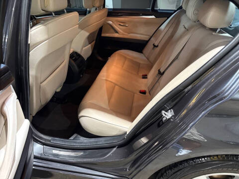 2011 BMW 5 Series 528i