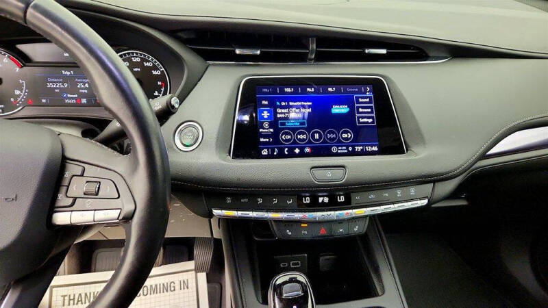 2023 Cadillac XT4 Luxury