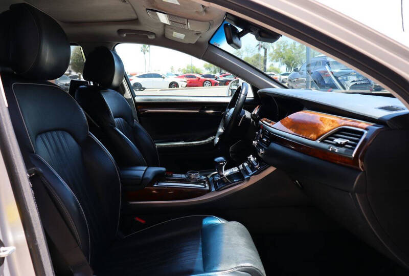 2019 Genesis G90