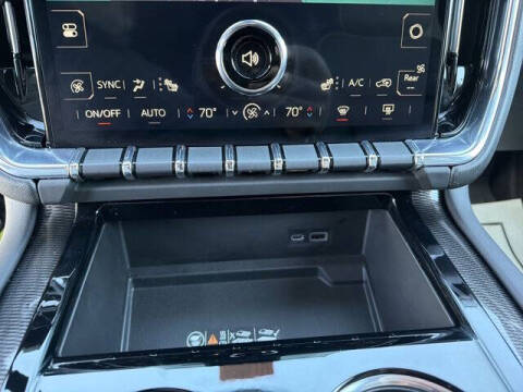 2025 GMC Yukon Elevation