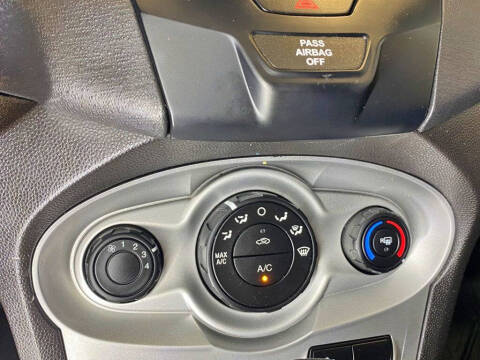 2016 Ford Fiesta SE