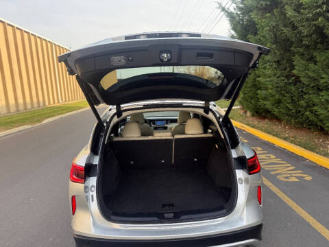 2019 Infiniti QX50 Essential