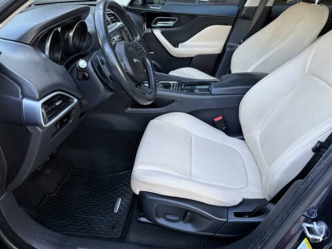 2018 Jaguar F-PACE 25t Premium