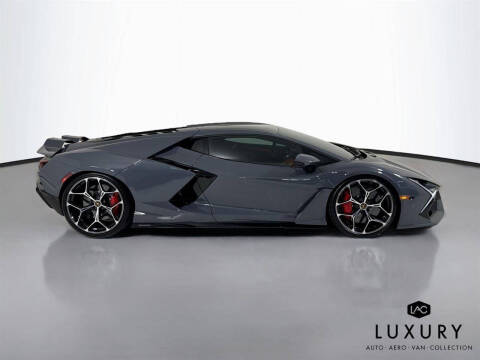 2025 Lamborghini Revuelto