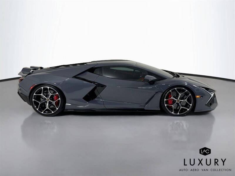 2025 Lamborghini Revuelto