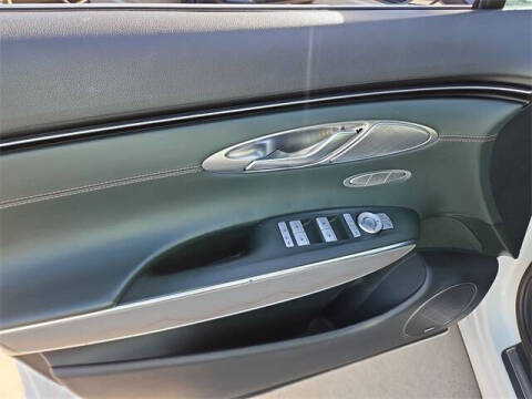 2022 Genesis GV70 2.5T Standard