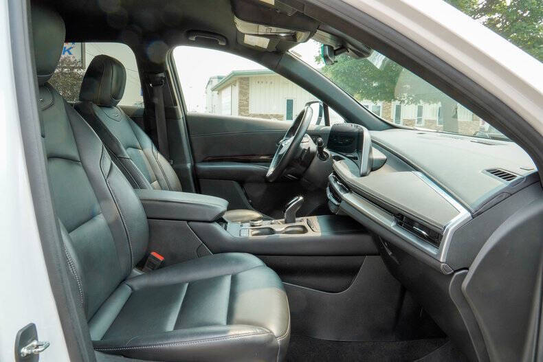 2024 Cadillac XT4 Luxury
